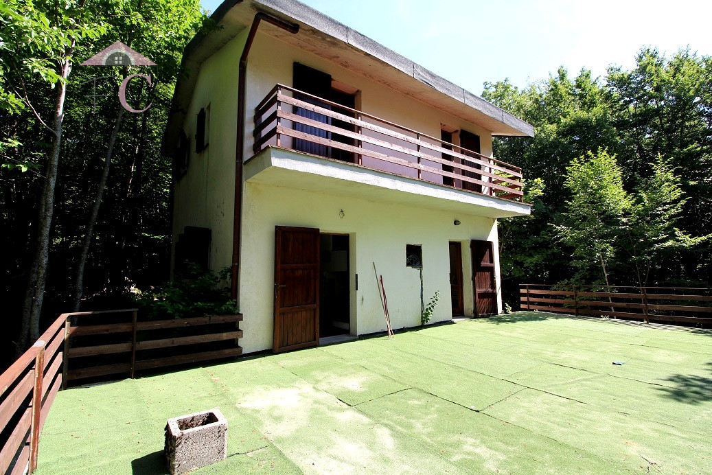 terni-polino-collebertone-casa singola-terreno-ampia metratura 2.png